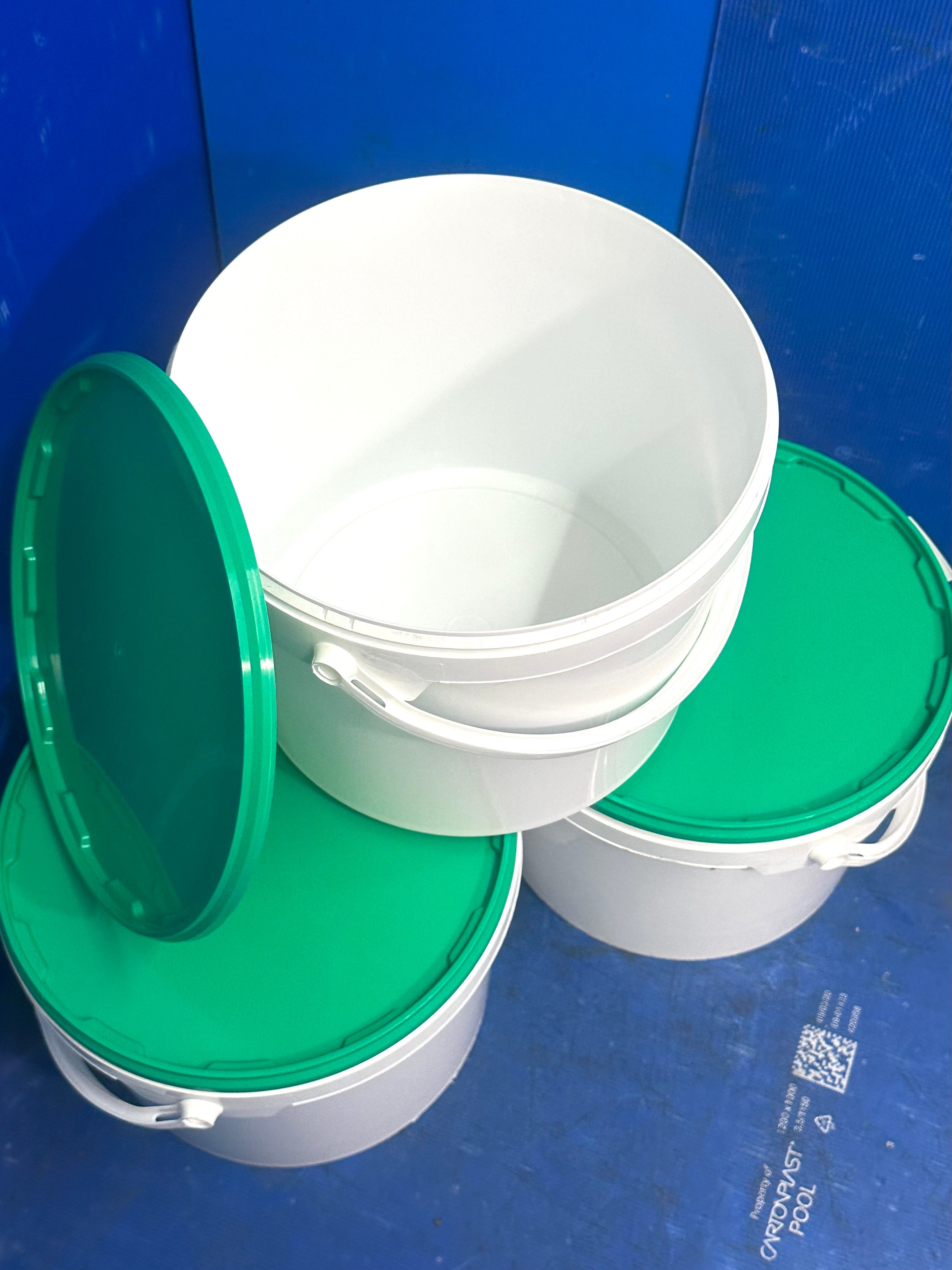 15KG WHITE PLASTIC BUCKET