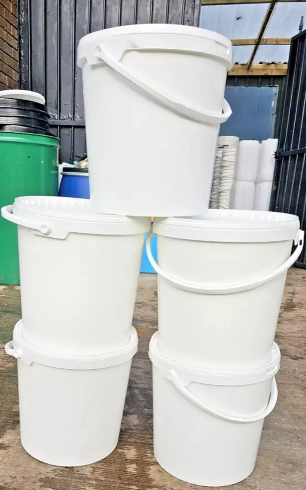 Bucketst Plastic Buckets (Plain white 25KG) – POLKY BARRELS