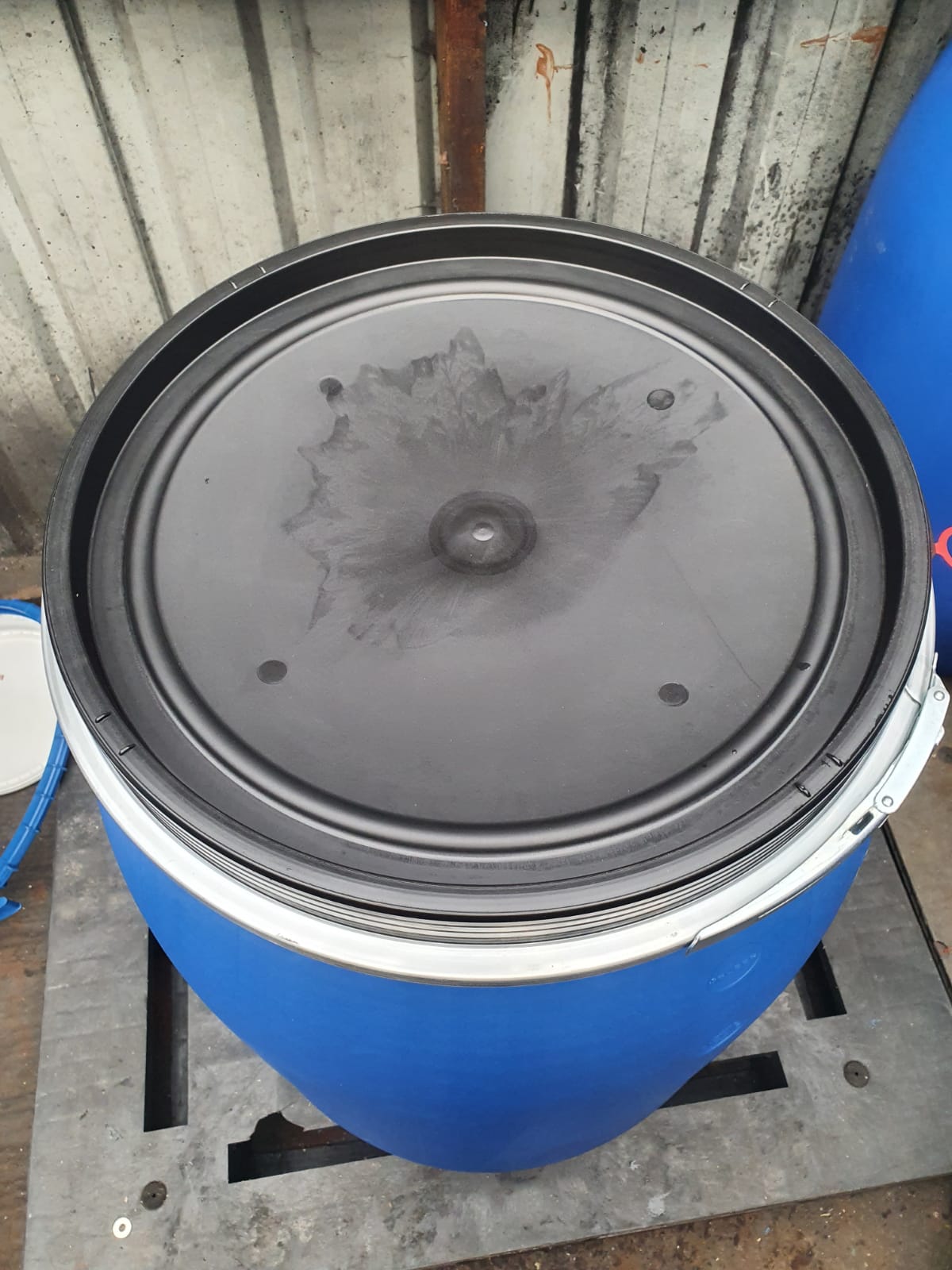 NEW 220L Screw+Clamp Lid